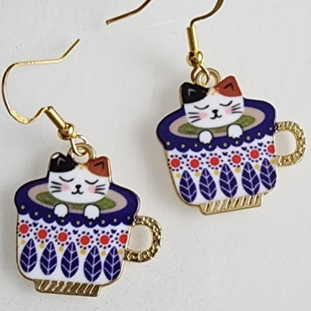 CALICO Coffee Cup Cat Earrings Just Stunning ADORABLE Gold Purple Pink EO